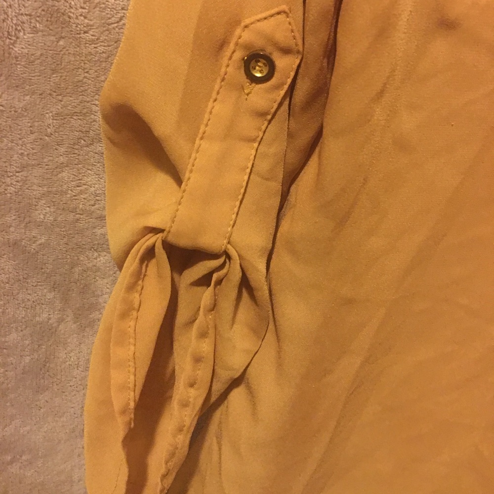 Tops - Picture 4 of 5